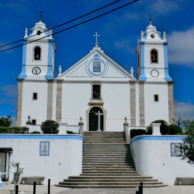 Igreja de Moita dos Ferreiros, Lourinhã, templo com órgão de tubos
