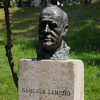 Gonçalo Sampaio, folclorista, de Braga, busto no Parque da Ponte