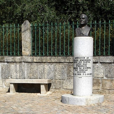 Monumento a Jaime Lopes Dias, etnógrafo, em Penamacor
