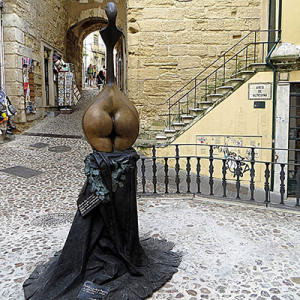 Tributo de Almedina à Cidade de Coimbra