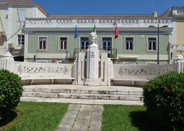 Glorieta a Luísa Todi em Setúbal, na Avenida Luísa Todi