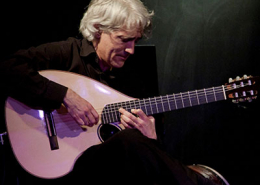 José Peixoto, guitarrista, de Sobral de Monte Agraço